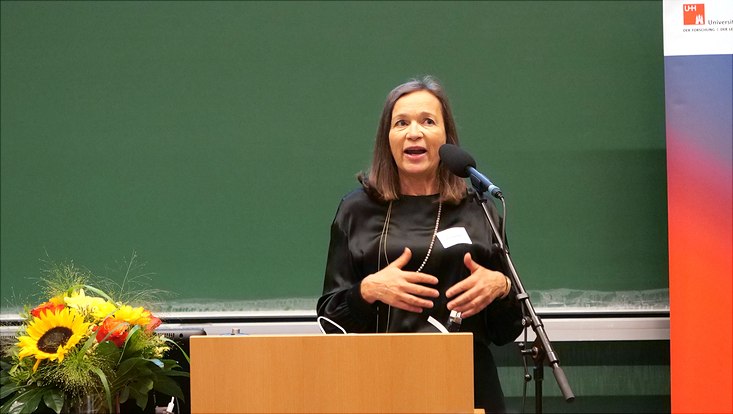 Staatsrätin Dr. Eva Gümbel bei ihrem Grußwort.