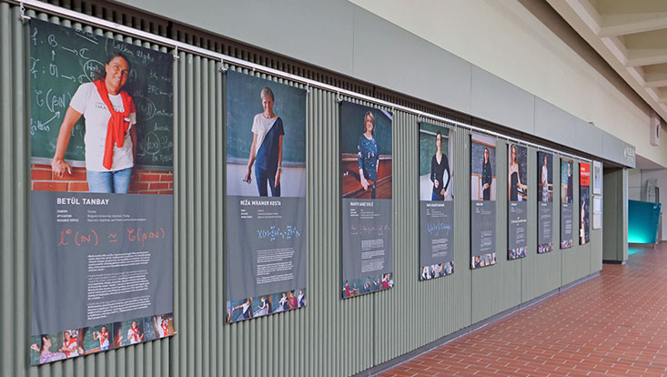 Wanderausstellung „Women of Mathematics from around the world“