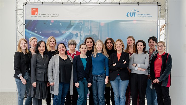 Gruppenfoto von Wissenschaftlerinnen