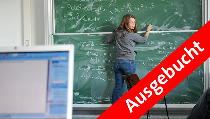 Girls go math Symbolbild